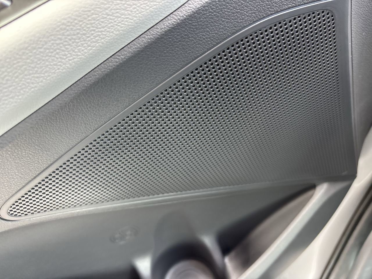 Used 2020 Hyundai Ioniq Blue image 16