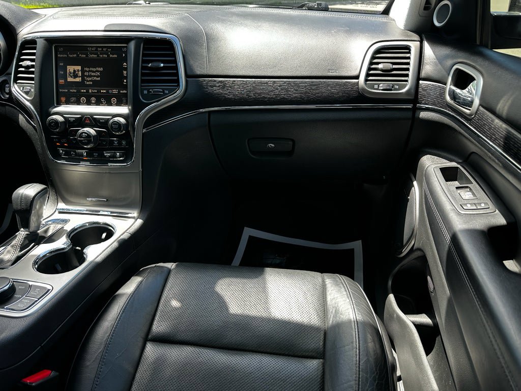 Used 2017 Jeep Grand Cherokee Summit AWD/4WD image 29