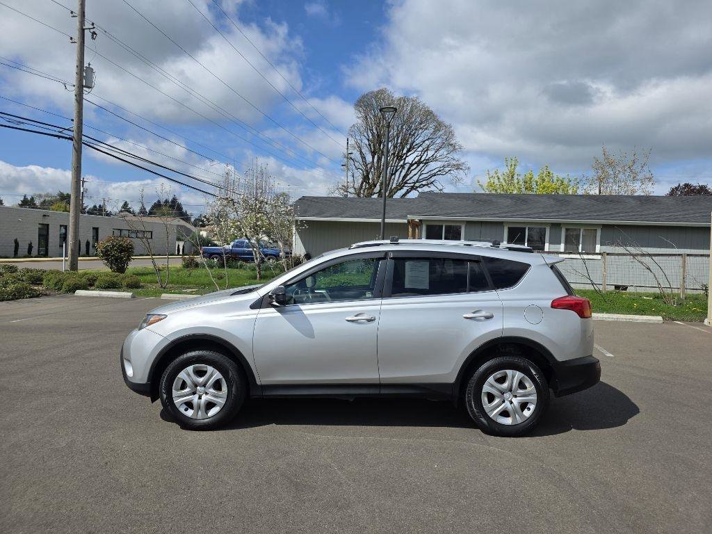 Used 2014 Toyota RAV4 LE AWD/4WD image 8