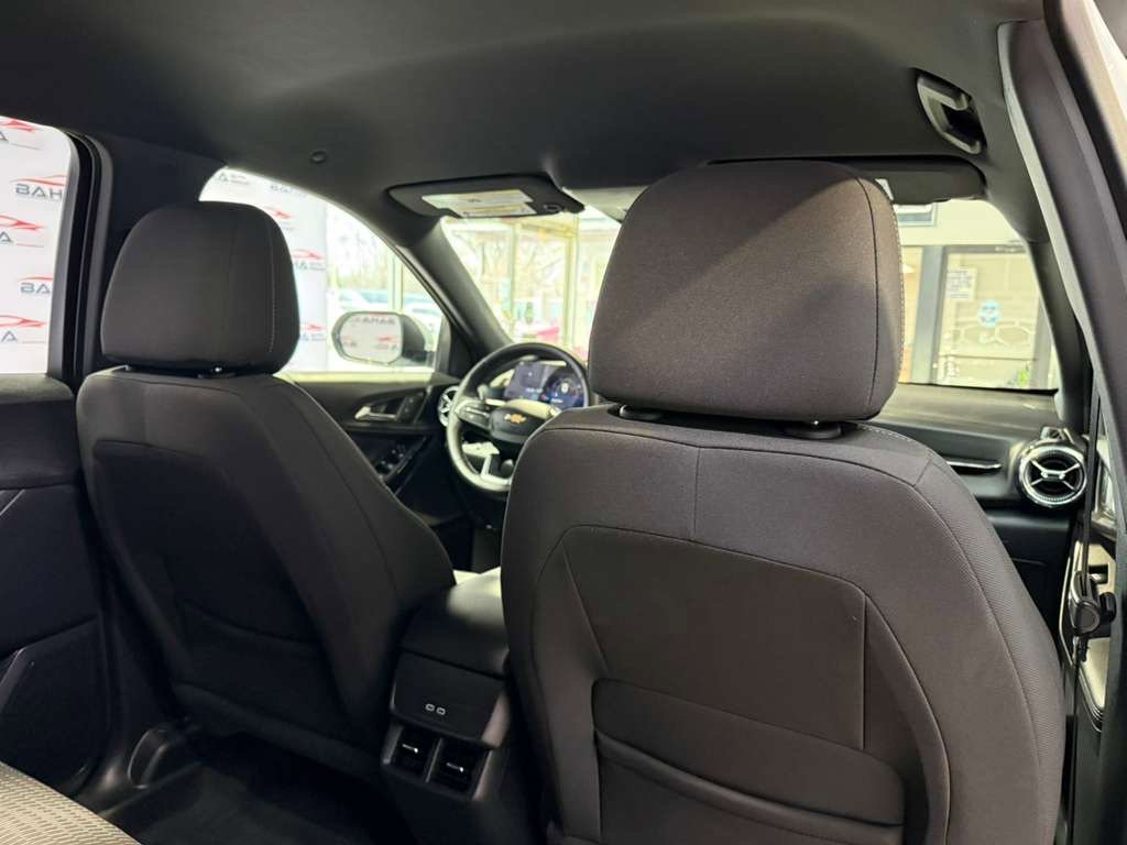 Used 2026 Chevrolet Equinox LT image 40