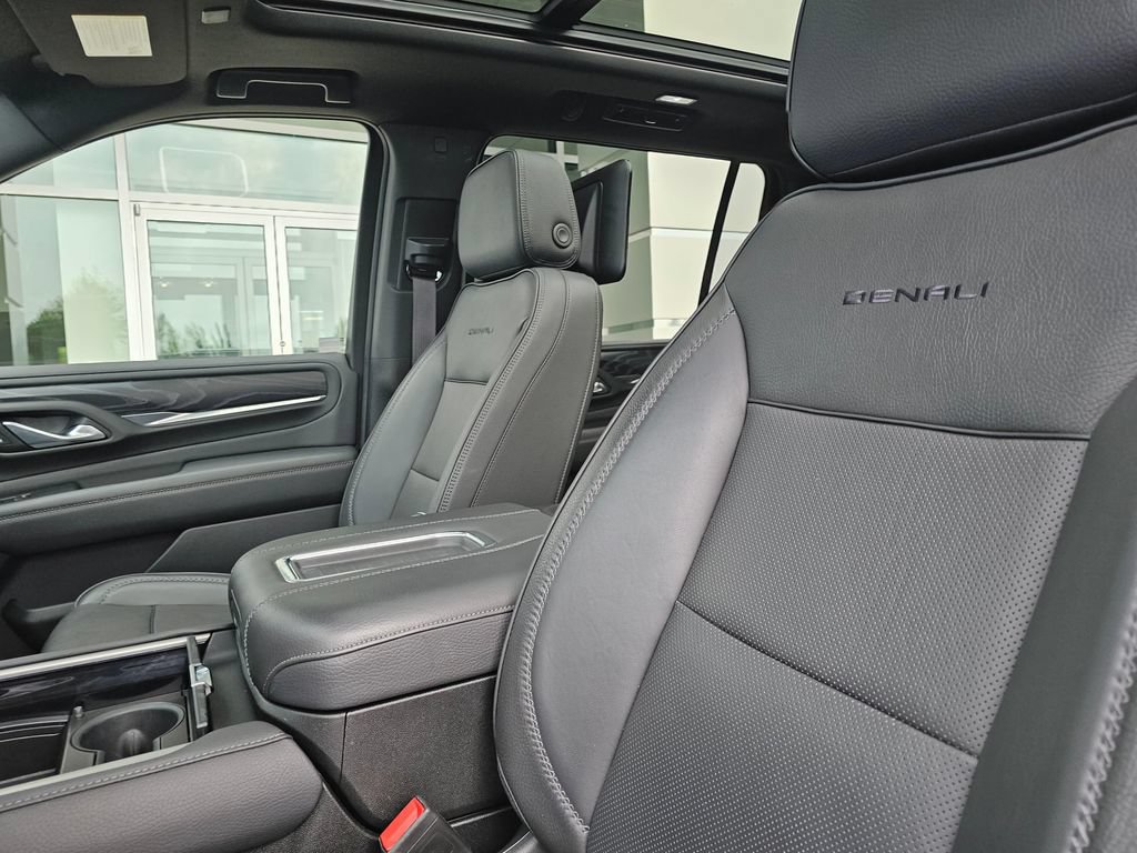 Used 2023 GMC Yukon XL Denali w/ Max Trailering Package AWD/4WD image 25