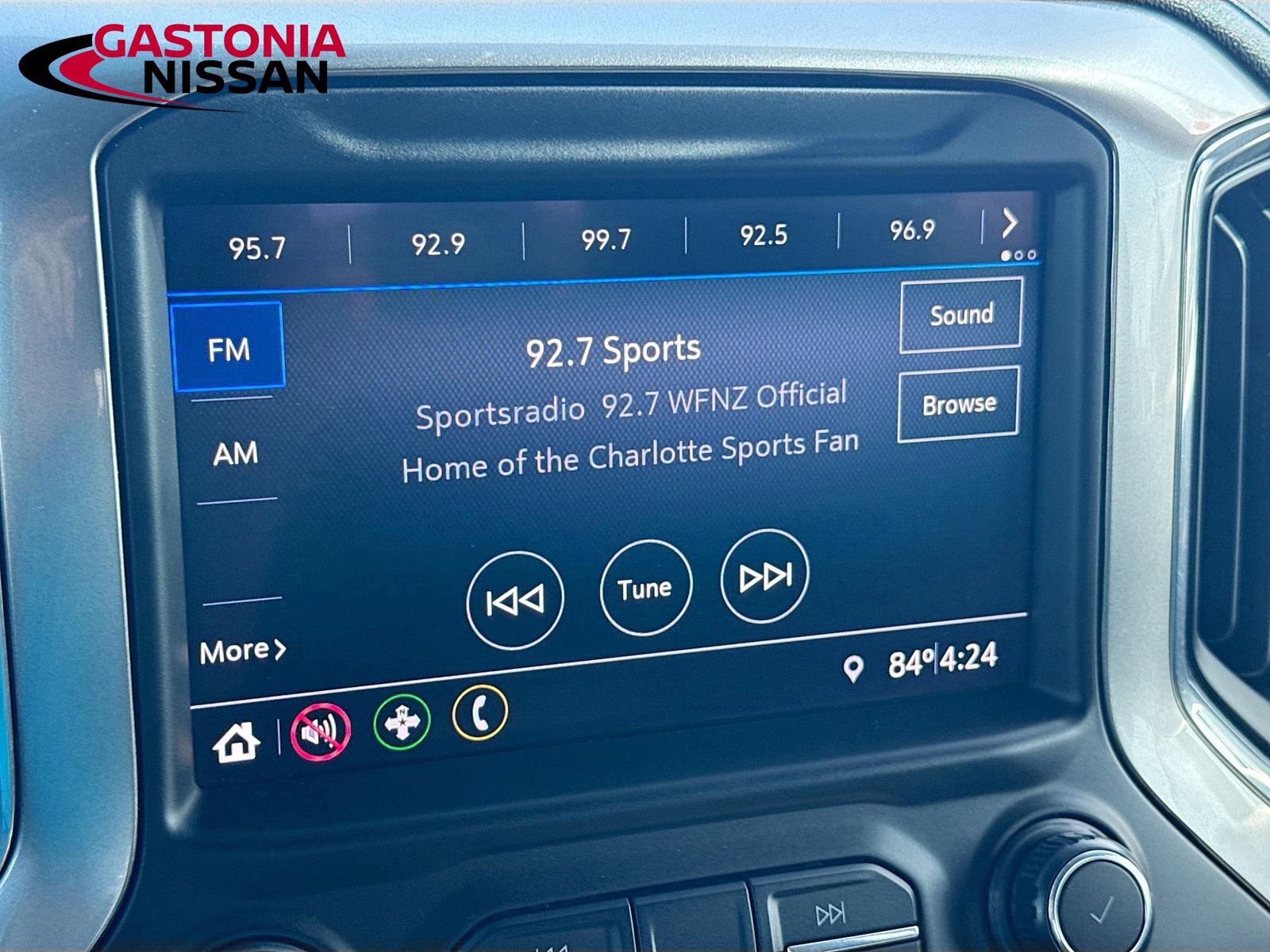 Used 2020 Chevrolet Silverado 1500 LT AWD/4WD image 19