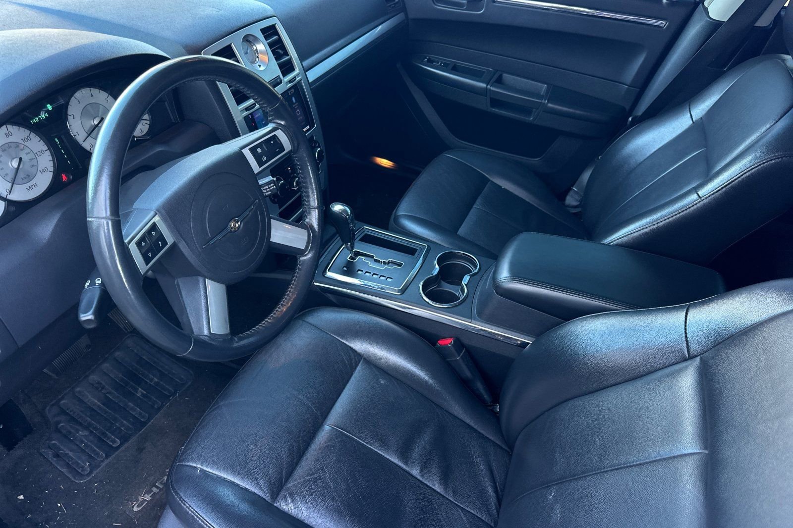 Used 2010 Chrysler 300 Touring image 10