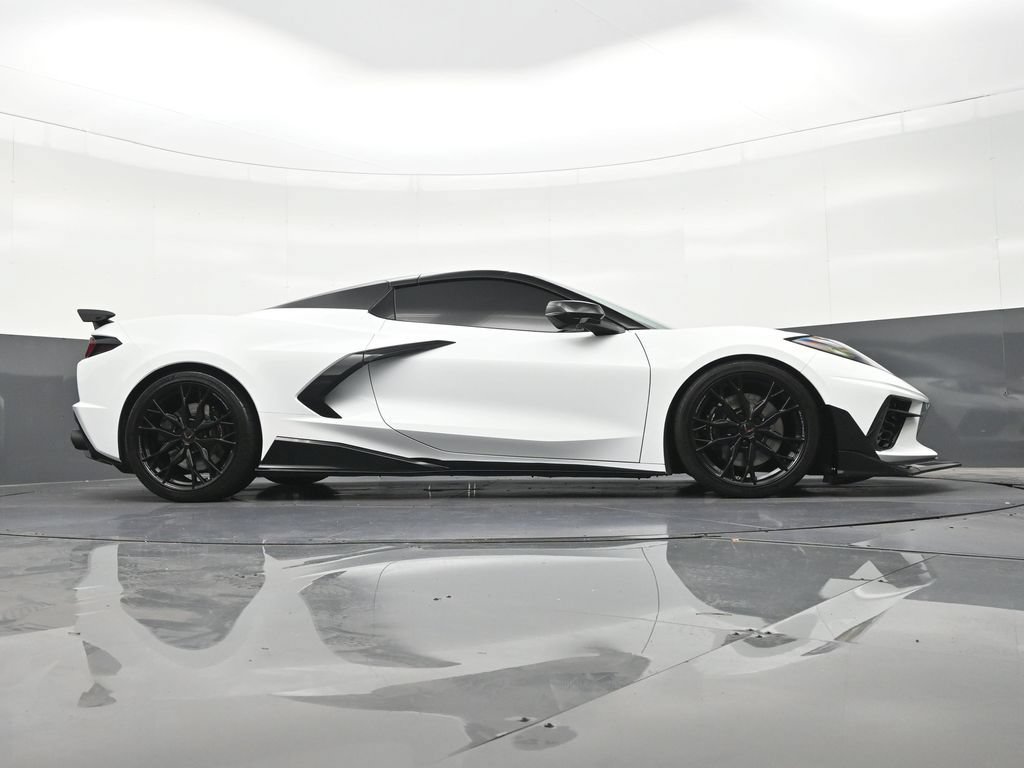 Used 2025 Chevrolet Corvette Stingray Preferred Conv w/ Z51 Performance Package RWD image 31
