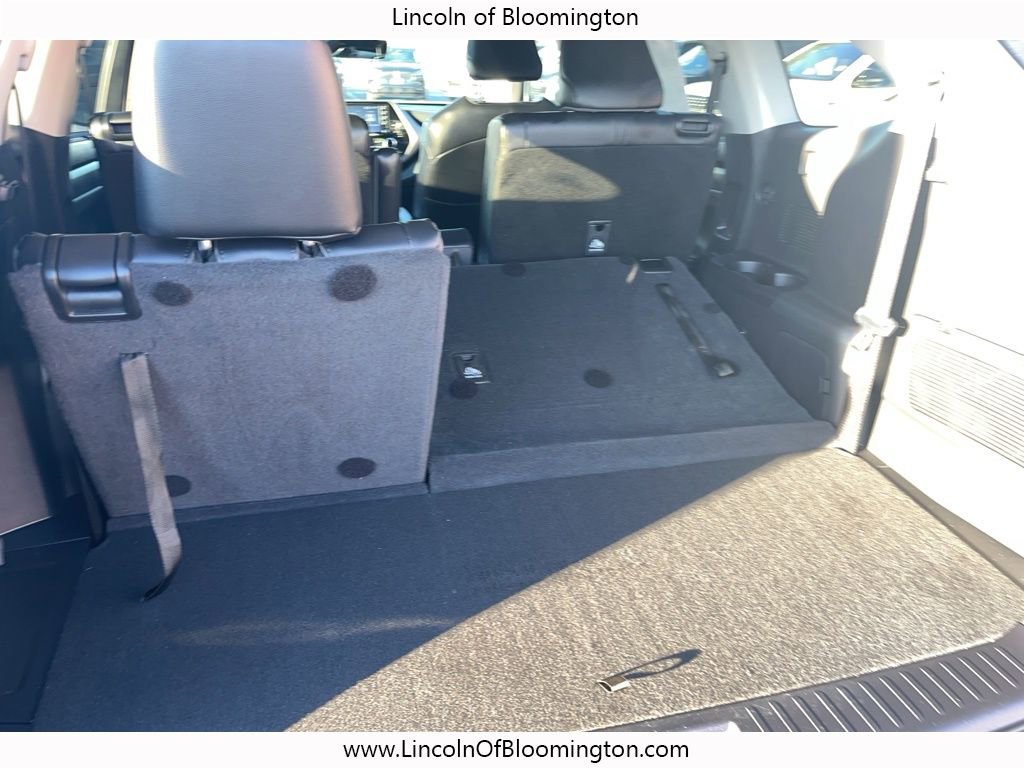 Used 2022 Toyota Highlander XLE image 12