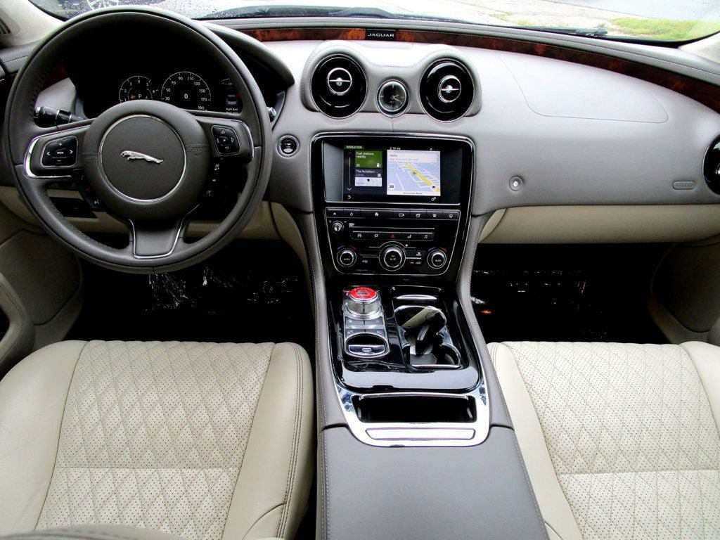 Used 2016 Jaguar XJ L Portfolio AWD/4WD image 2