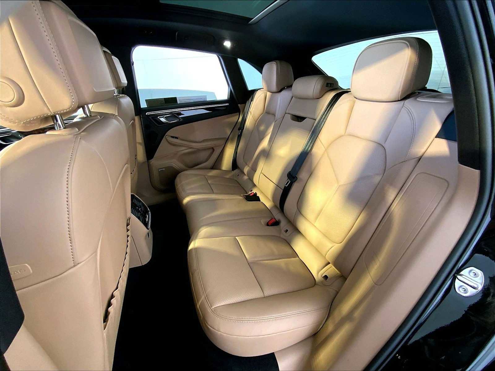 Certified 2023 Porsche Macan image 24