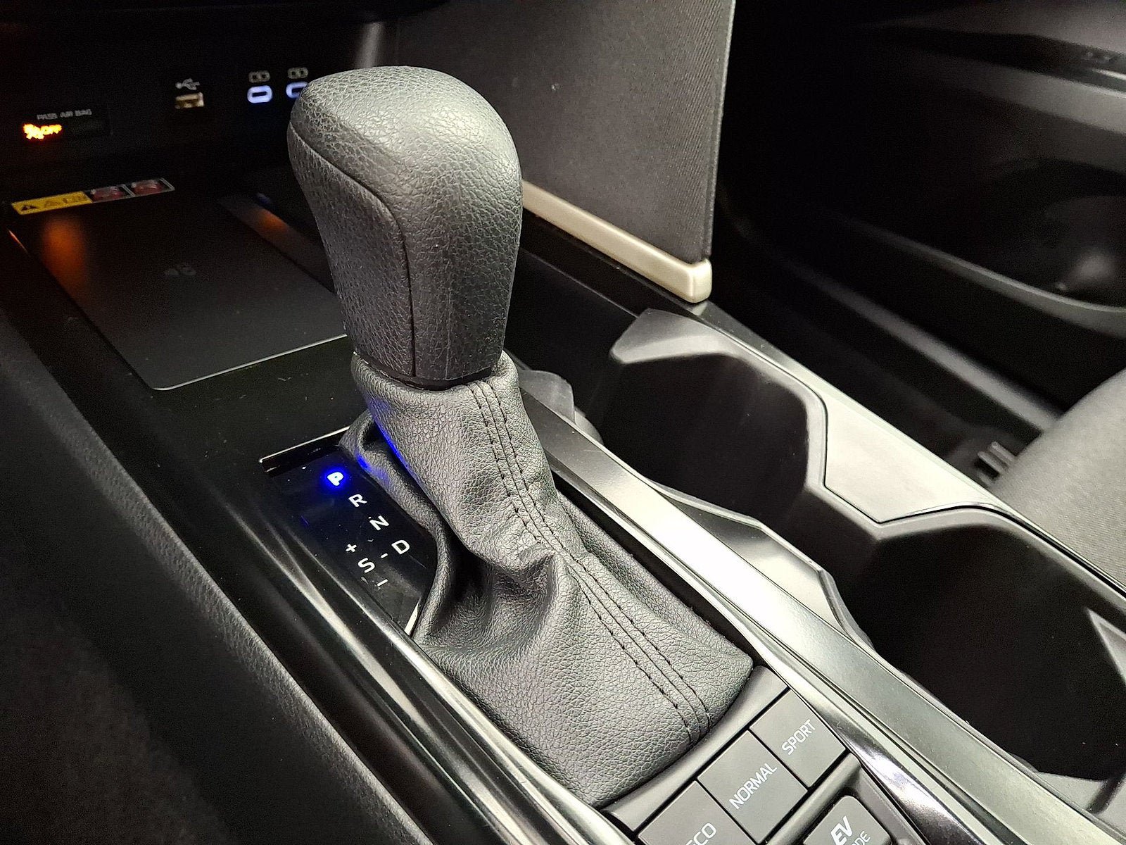 Certified 2025 Toyota Camry LE FWD image 4