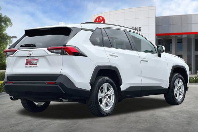 Used 2021 Toyota RAV4 XLE FWD image 5