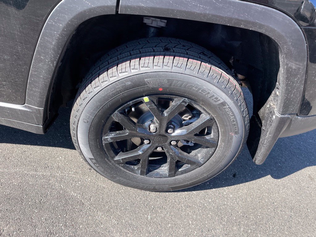 New 2026 Jeep Grand Cherokee Altitude AWD/4WD image 7