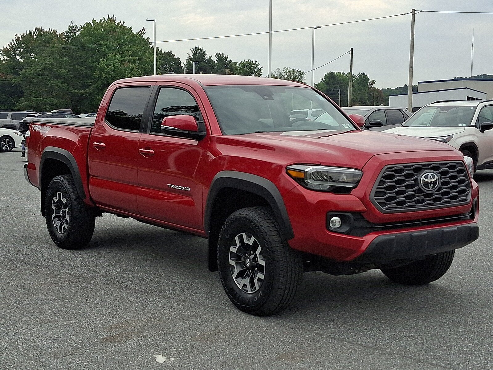 Used 2022 Toyota Tacoma TRD Off-Road AWD/4WD image 3