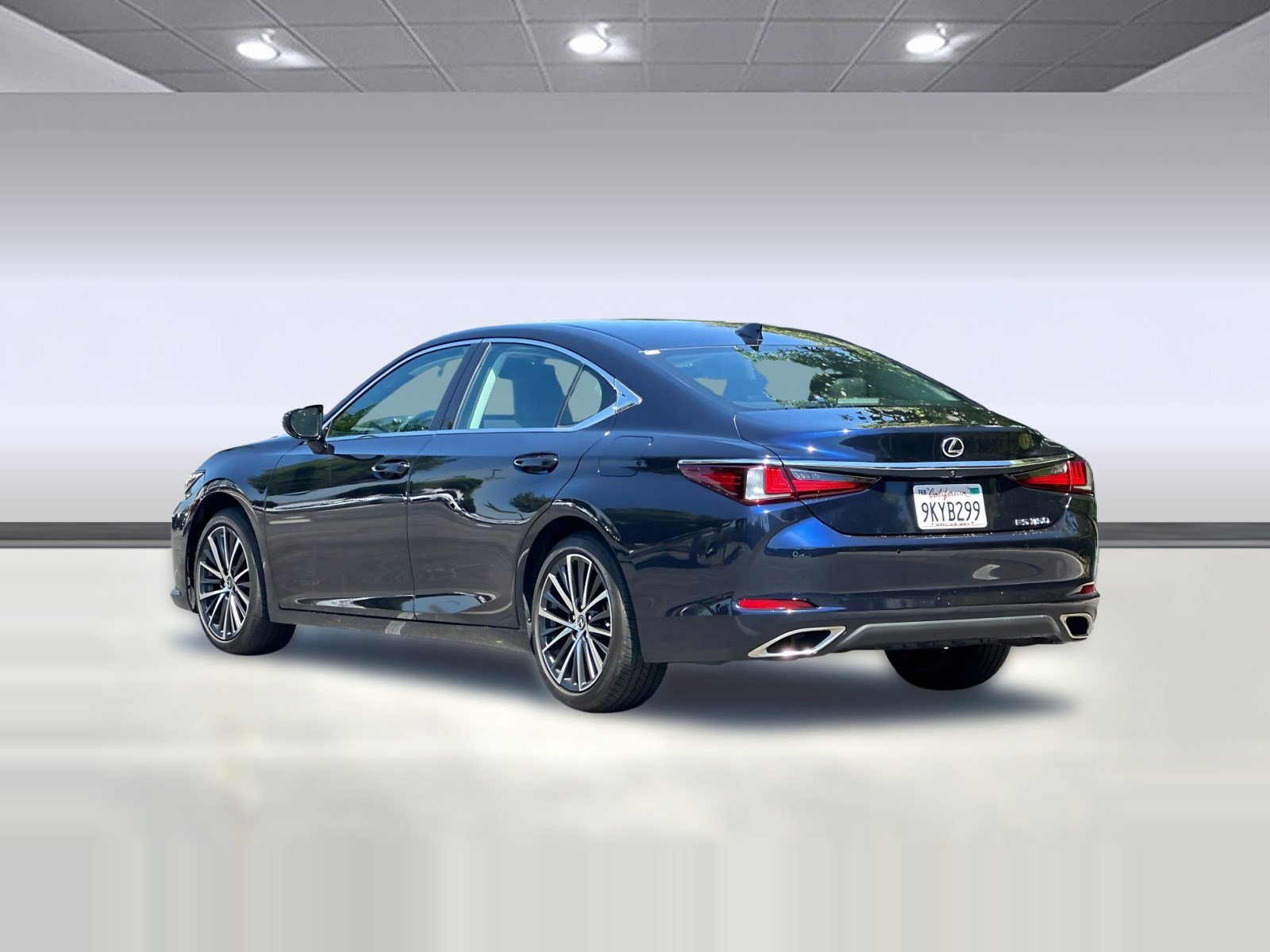 Certified 2024 Lexus ES 350 w/ Premium Package FWD image 3