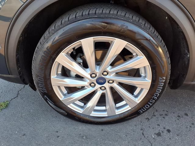 Certified 2022 Ford Escape Titanium w/ Titanium Elite Package AWD/4WD image 16
