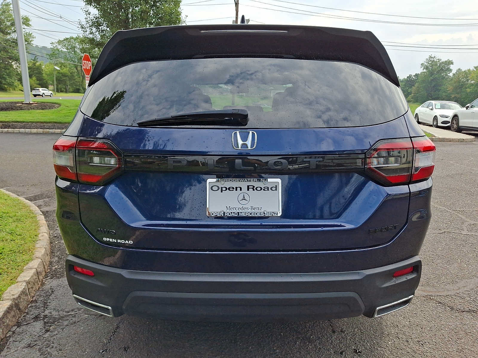 Used 2025 Honda Pilot Sport image 5