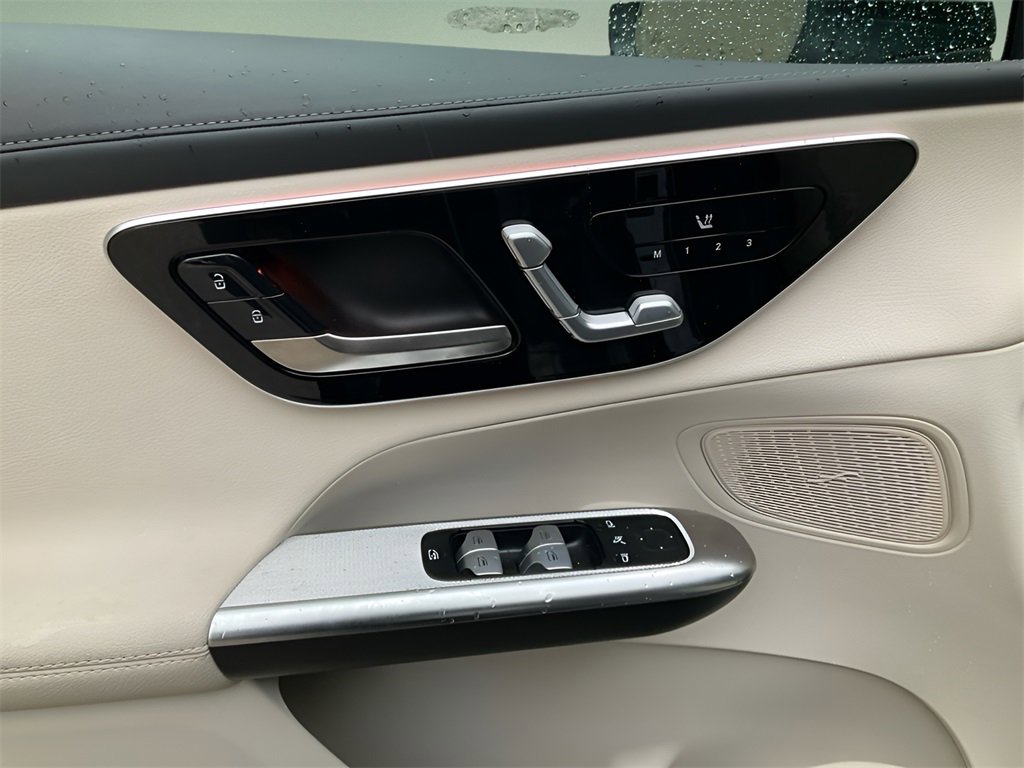 Used 2024 Mercedes-Benz GLC 300 4MATIC image 18