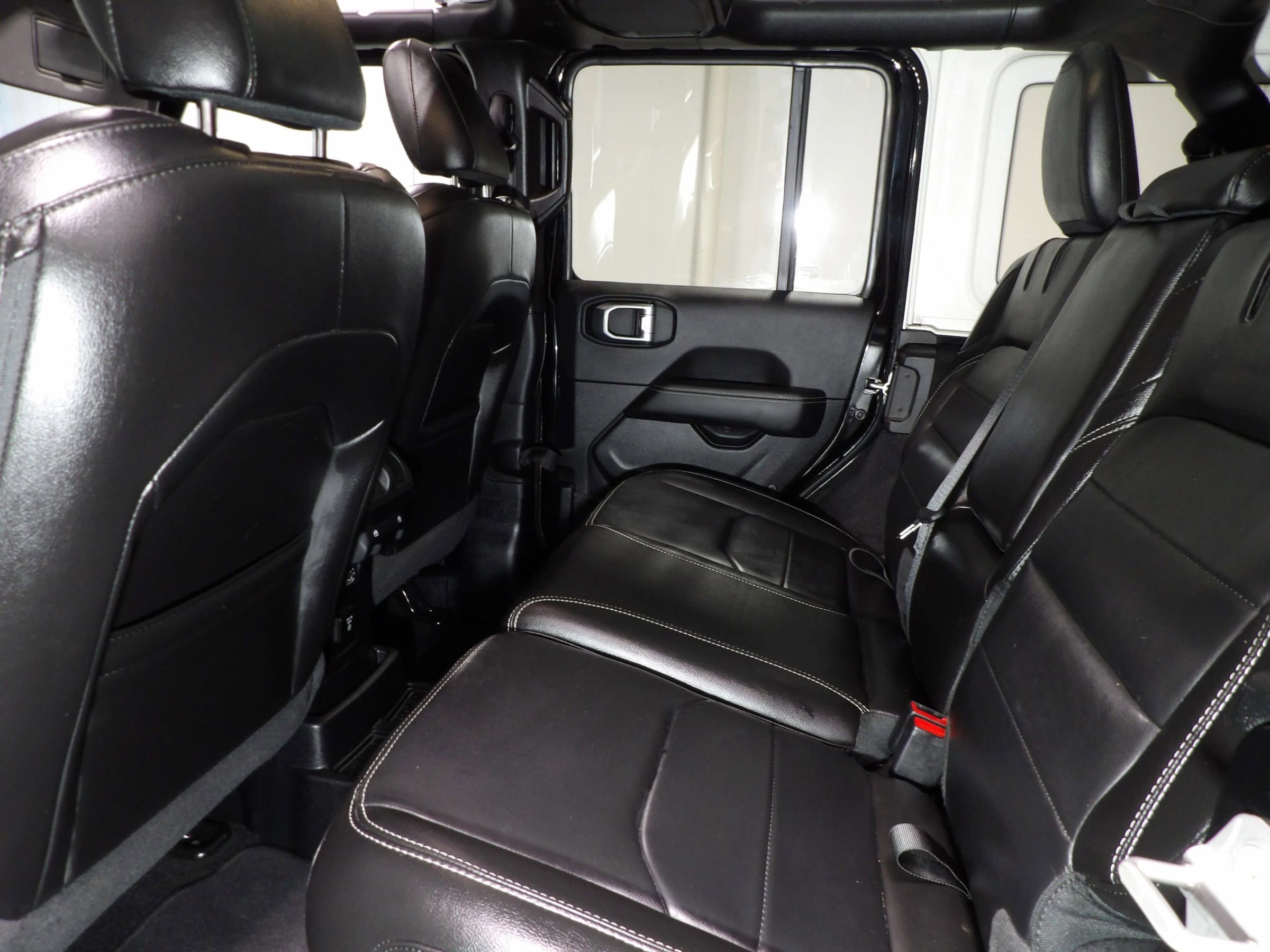Used 2021 Jeep Wrangler Unlimited Sahara AWD/4WD image 24