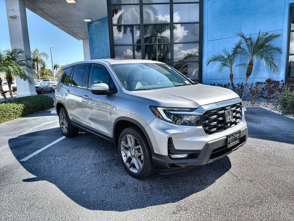 Used 2023 Honda Passport EX-L image 2