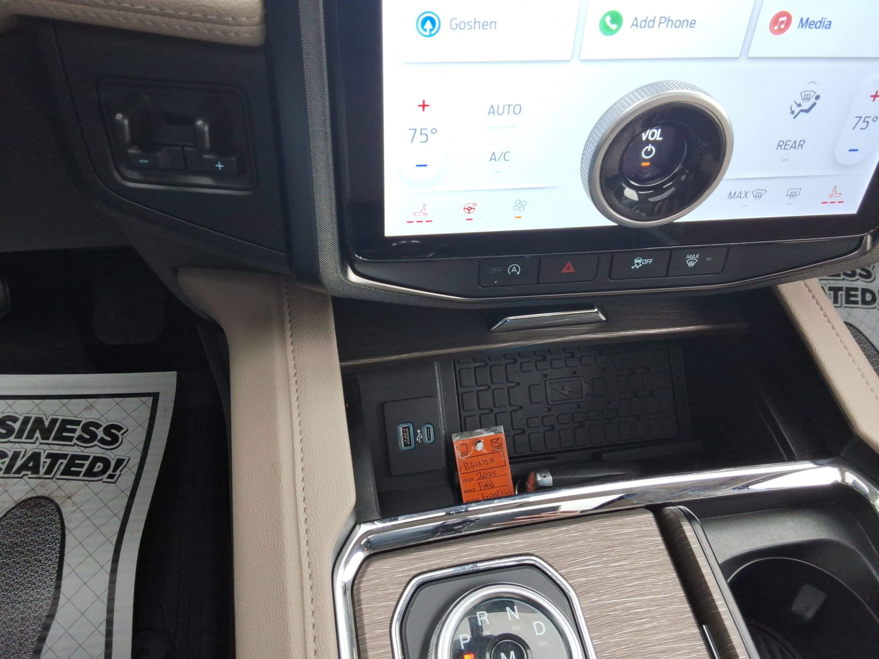 Used 2024 Ford Expedition Limited image 17