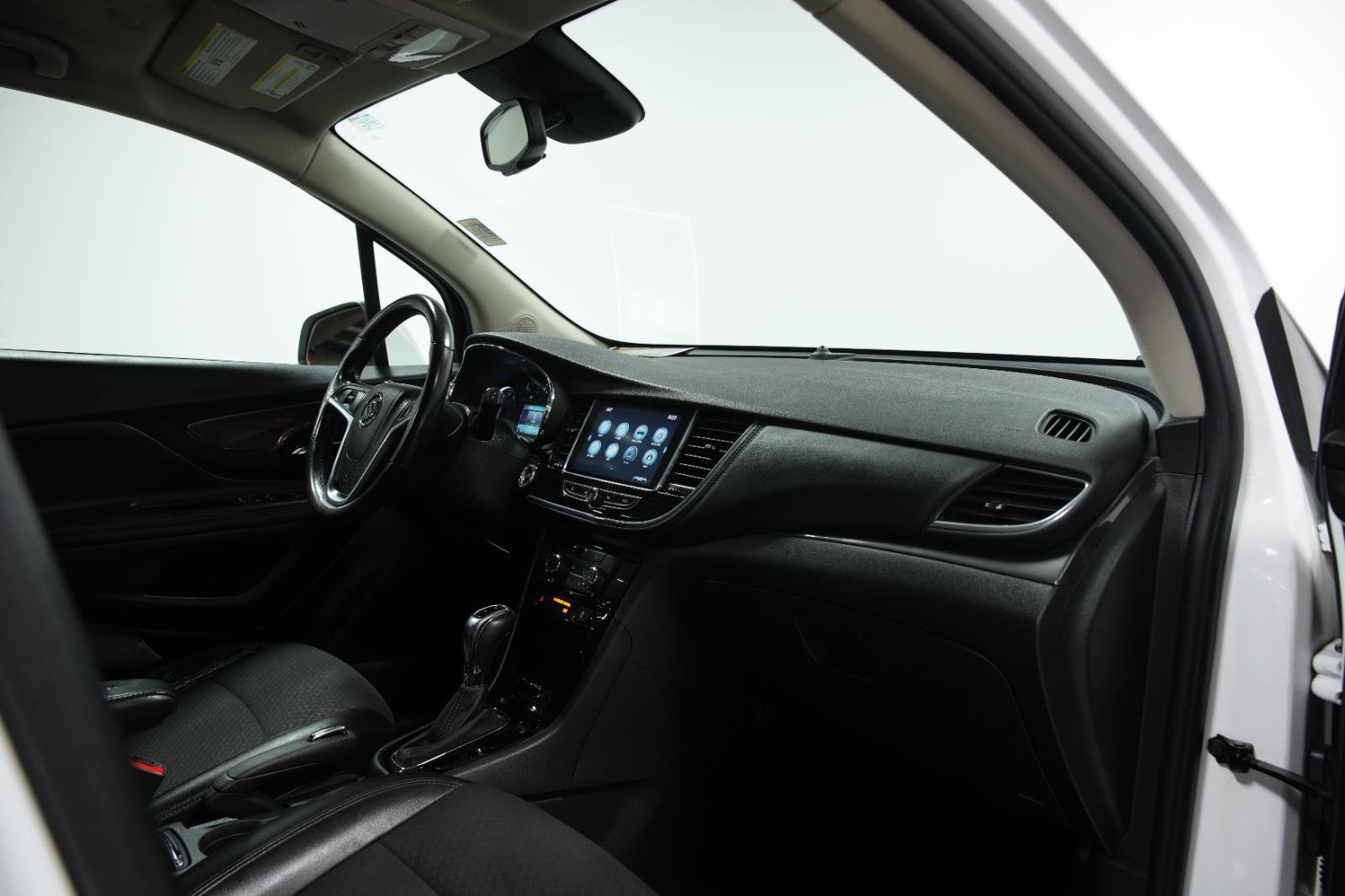 Used 2020 Buick Encore Preferred image 19