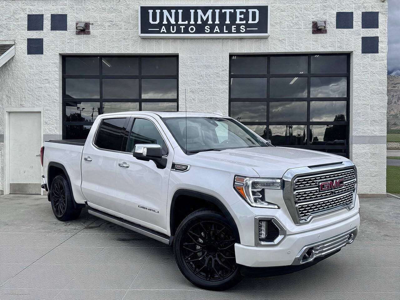 Used 2021 GMC Sierra 1500 Denali w/ Denali Ultimate Package AWD/4WD image 1