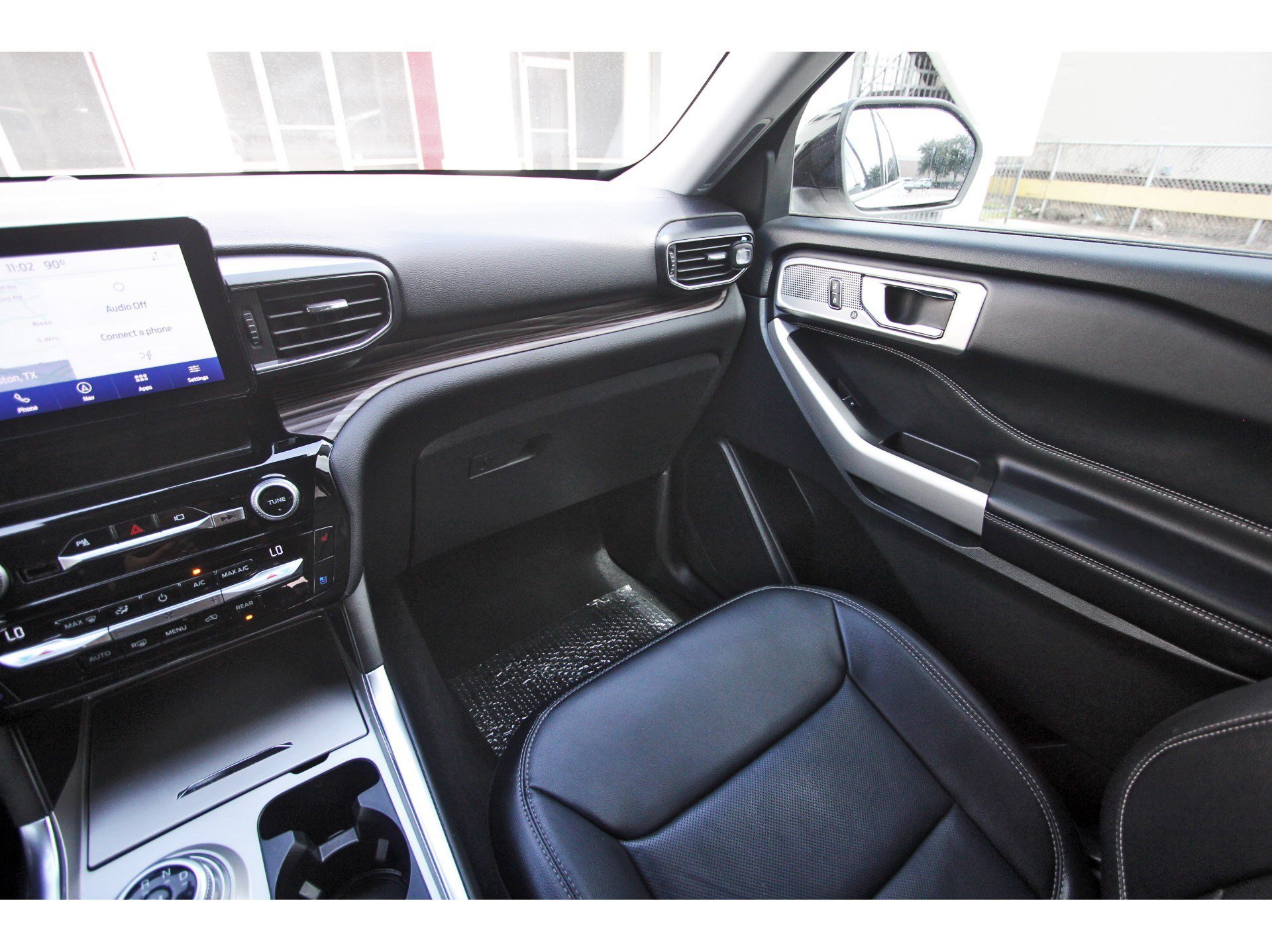 Used 2021 Ford Explorer Limited w/ Hybrid Equipment Group 310A RWD image 12