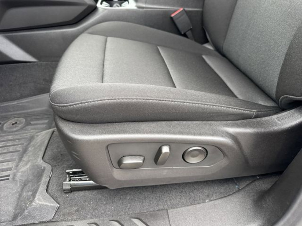 Used 2026 Chevrolet Colorado W/T w/ WT Custom Package AWD/4WD image 11