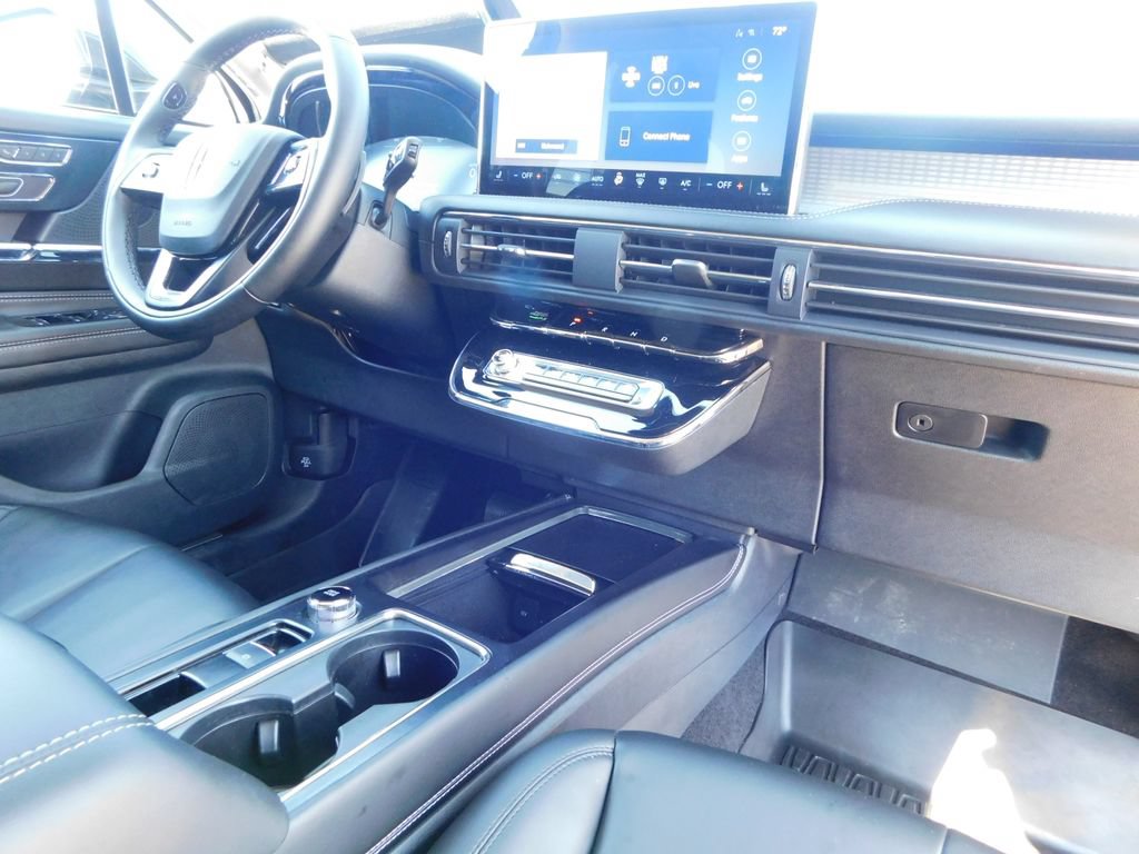 Used 2023 Lincoln Corsair FWD image 17