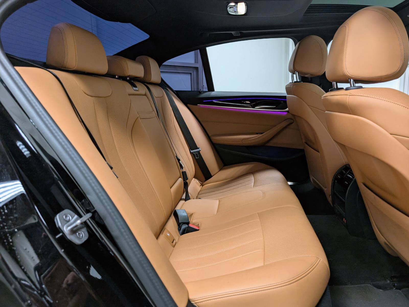 Used 2023 BMW 530e w/ Convenience Package image 22