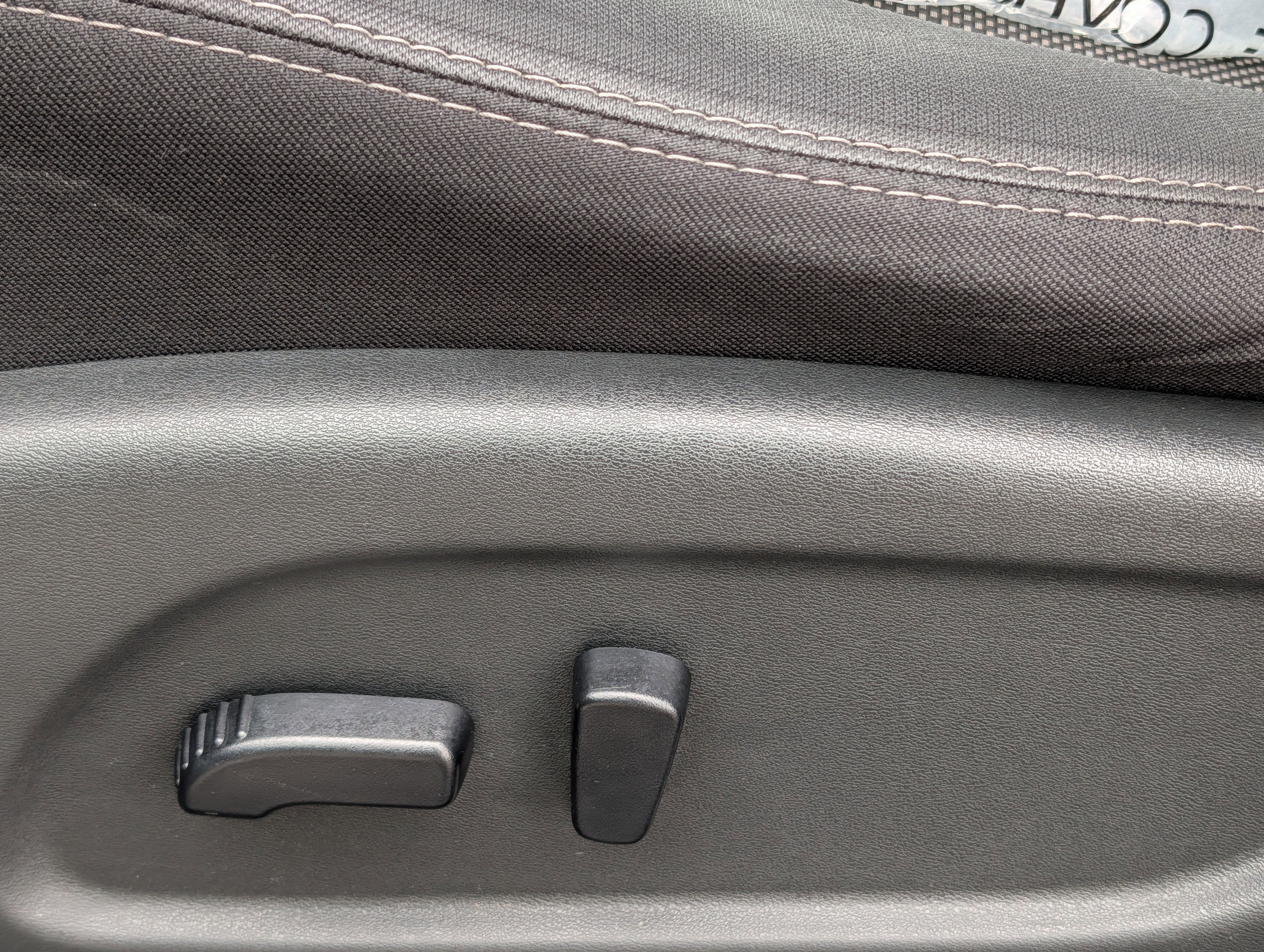 Used 2019 Nissan Pathfinder SV image 11