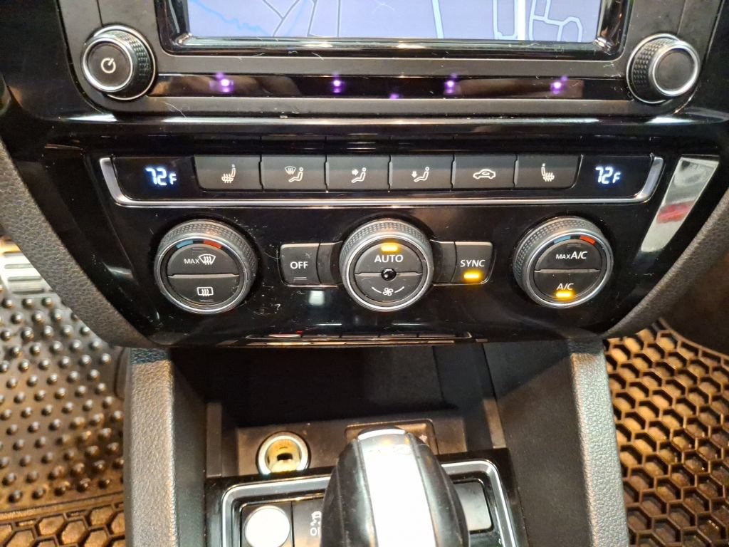 Used 2018 Volkswagen Jetta GLI FWD image 26