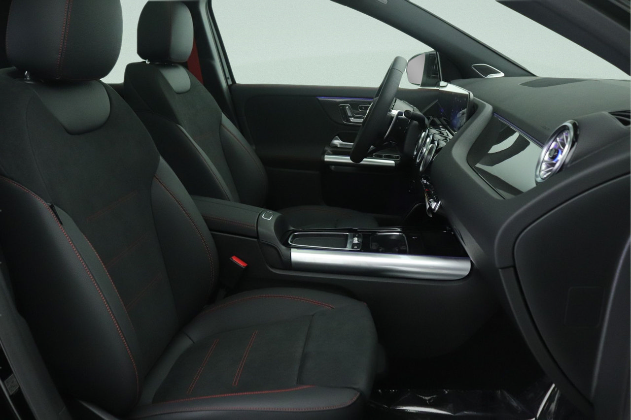 New 2026 Mercedes-Benz GLA 35 AMG 4MATIC image 7