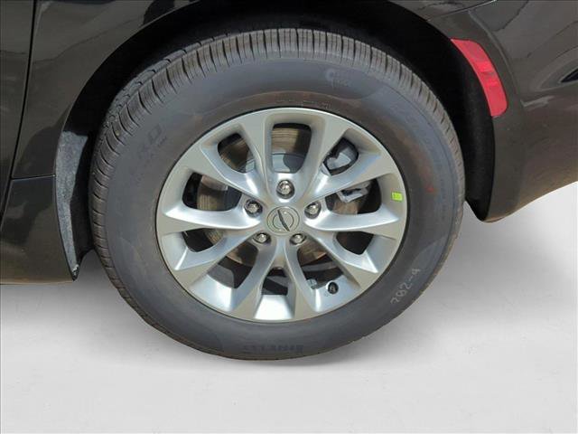 New 2025 Chrysler Pacifica Select image 10
