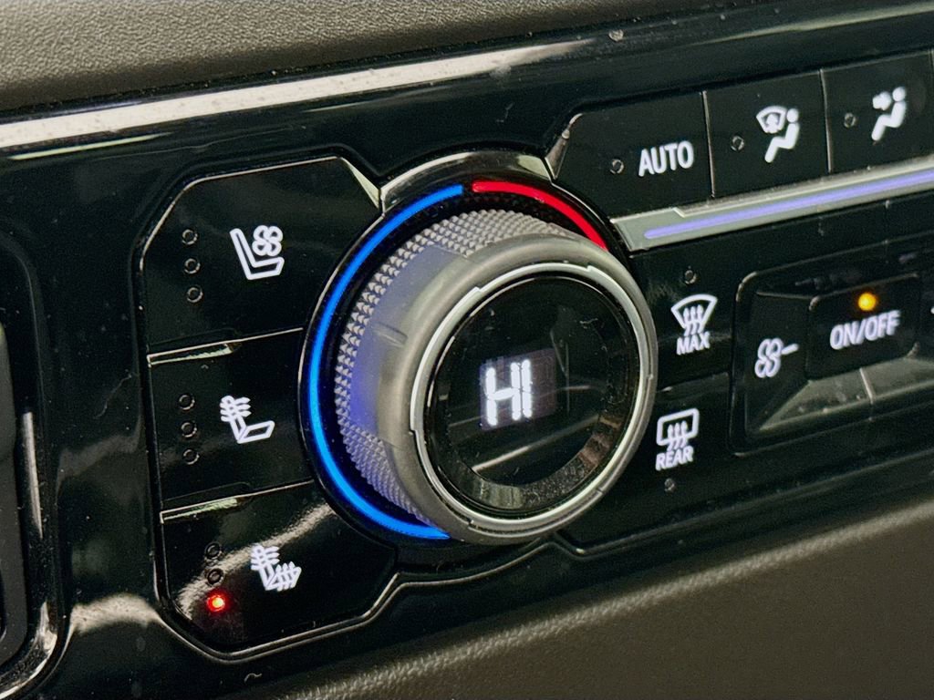 Used 2024 Chevrolet Silverado 3500 LTZ image 20