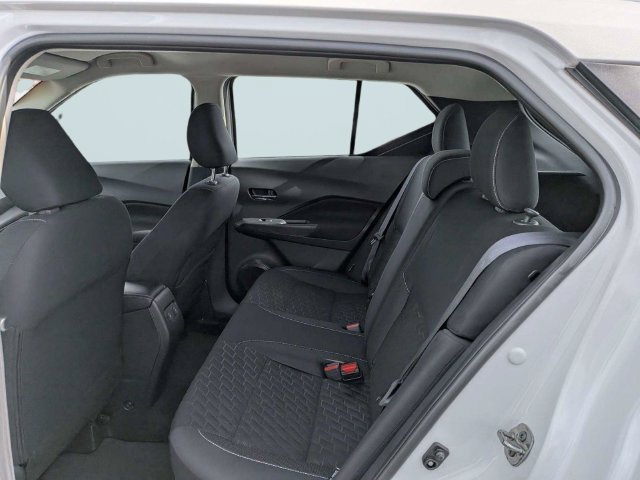 Used 2022 Nissan Kicks SV FWD image 12