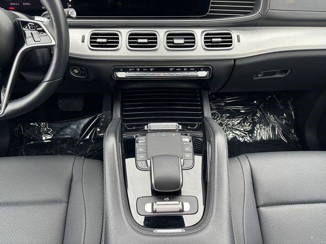 Used 2025 Mercedes-Benz GLS 450 4MATIC image 17
