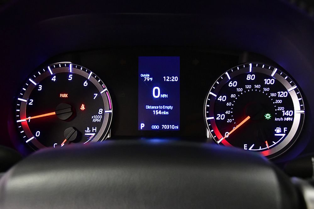 Used 2022 Toyota Highlander LE FWD image 12