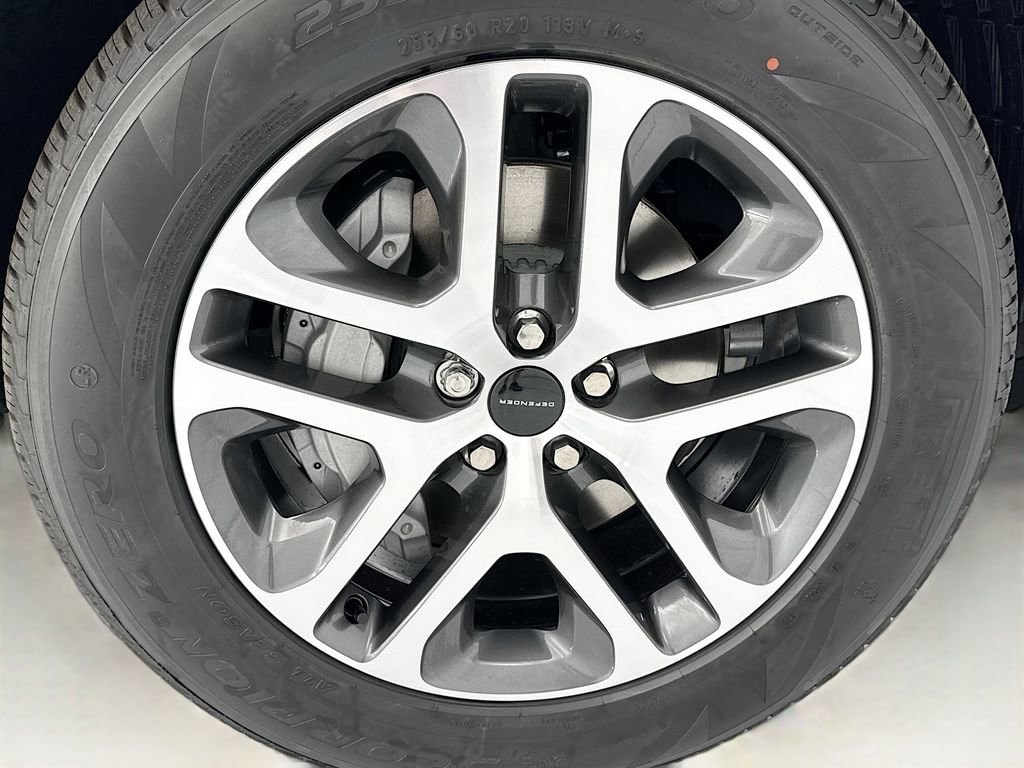 New 2026 Land Rover Defender 130 S image 31