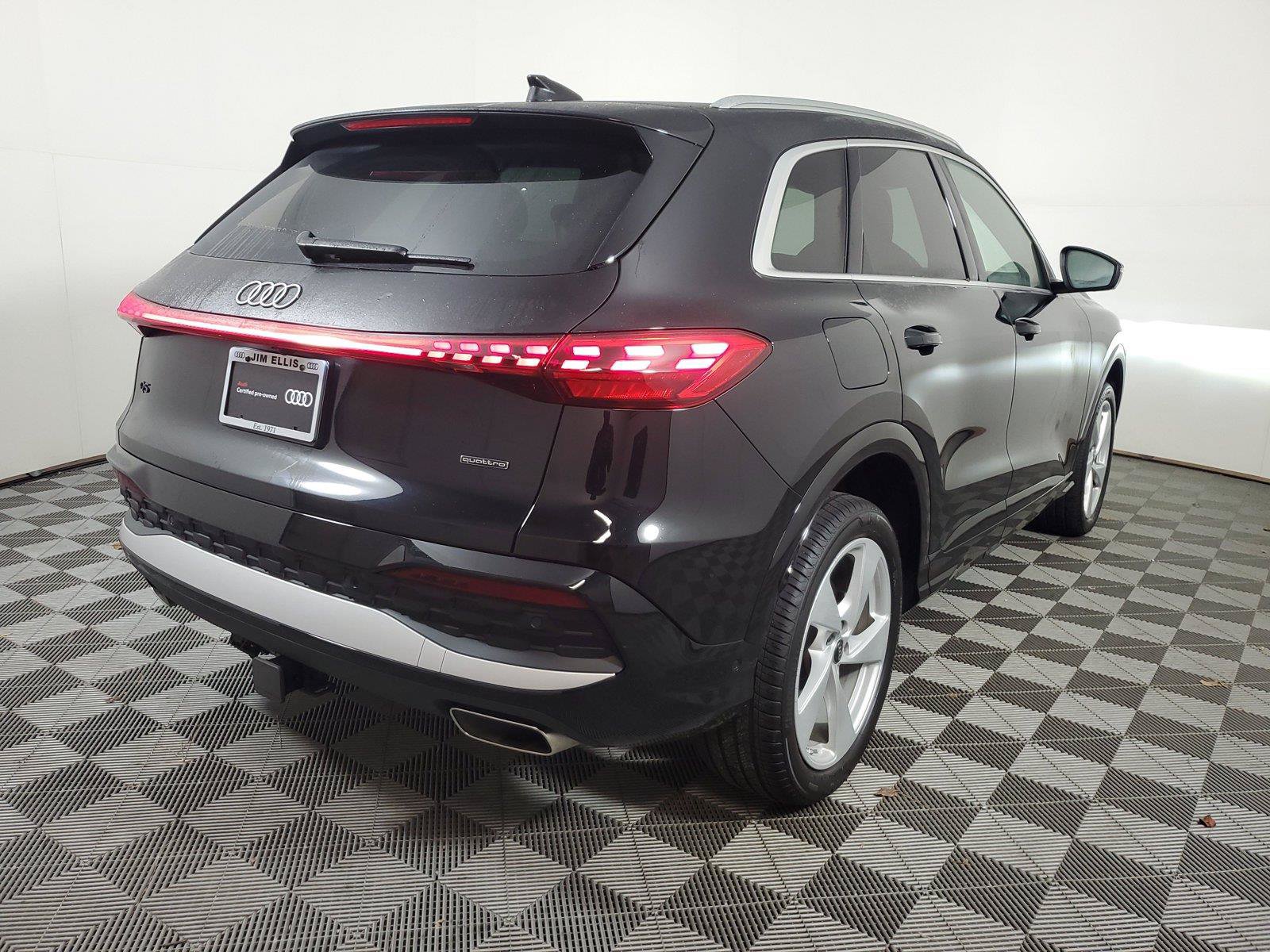 Certified 2025 Audi Q5 Premium Plus AWD/4WD image 6