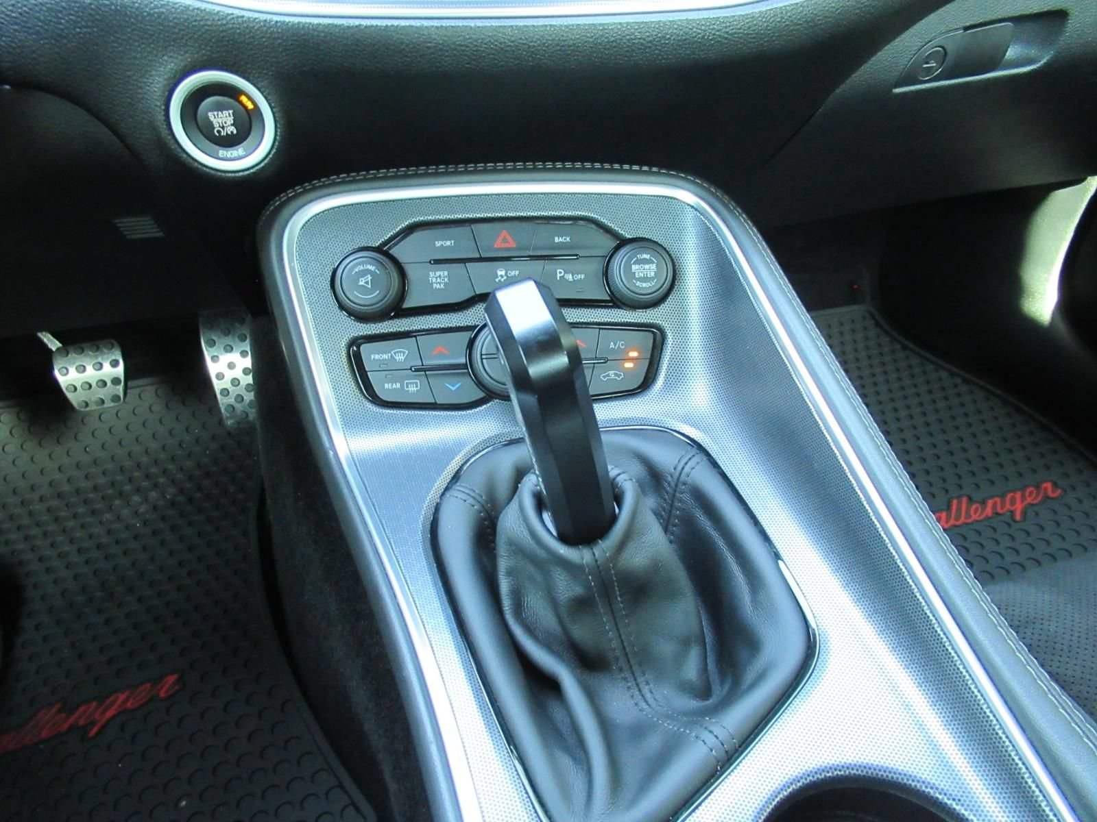 Used 2015 Dodge Challenger R/T Scat Pack w/ Leather Interior Group RWD image 26