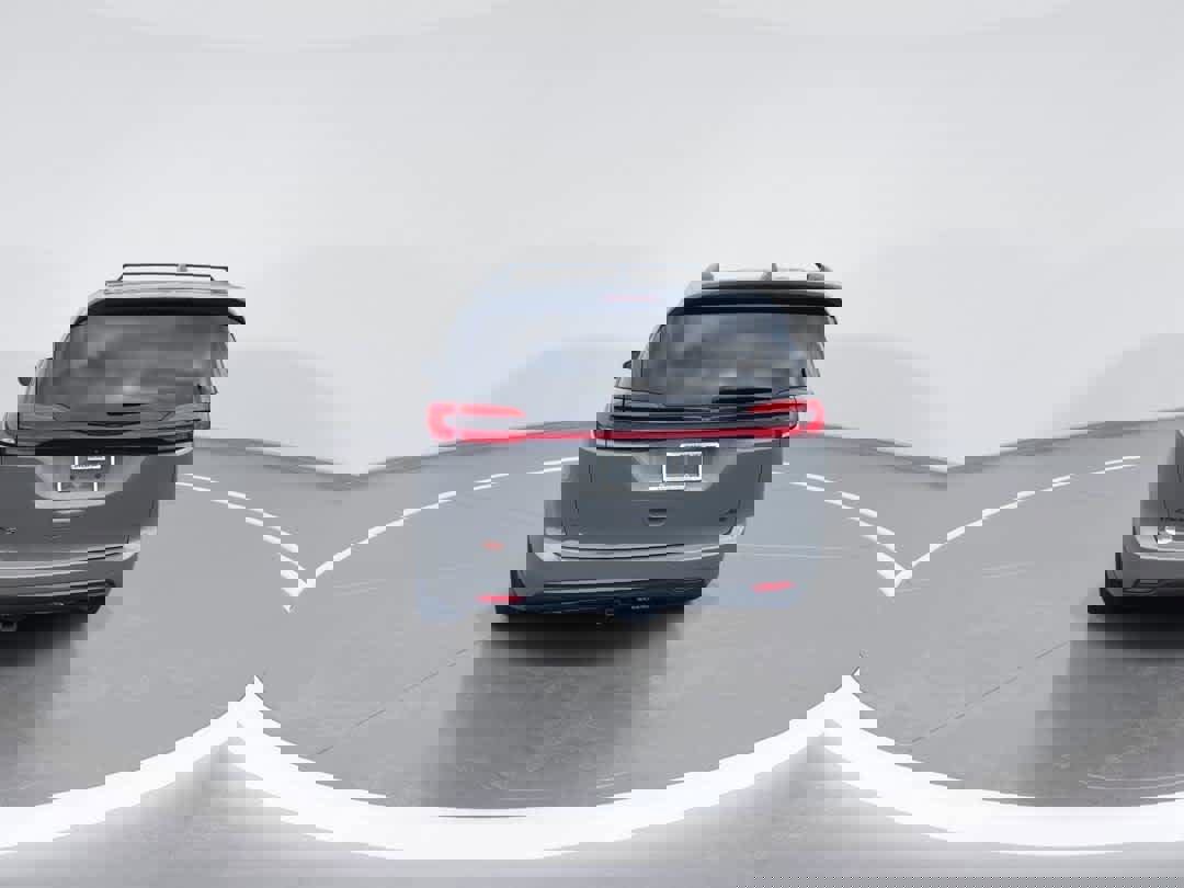 Used 2022 Chrysler Pacifica Touring-L w/ Uconnect Theater Family Group image 7