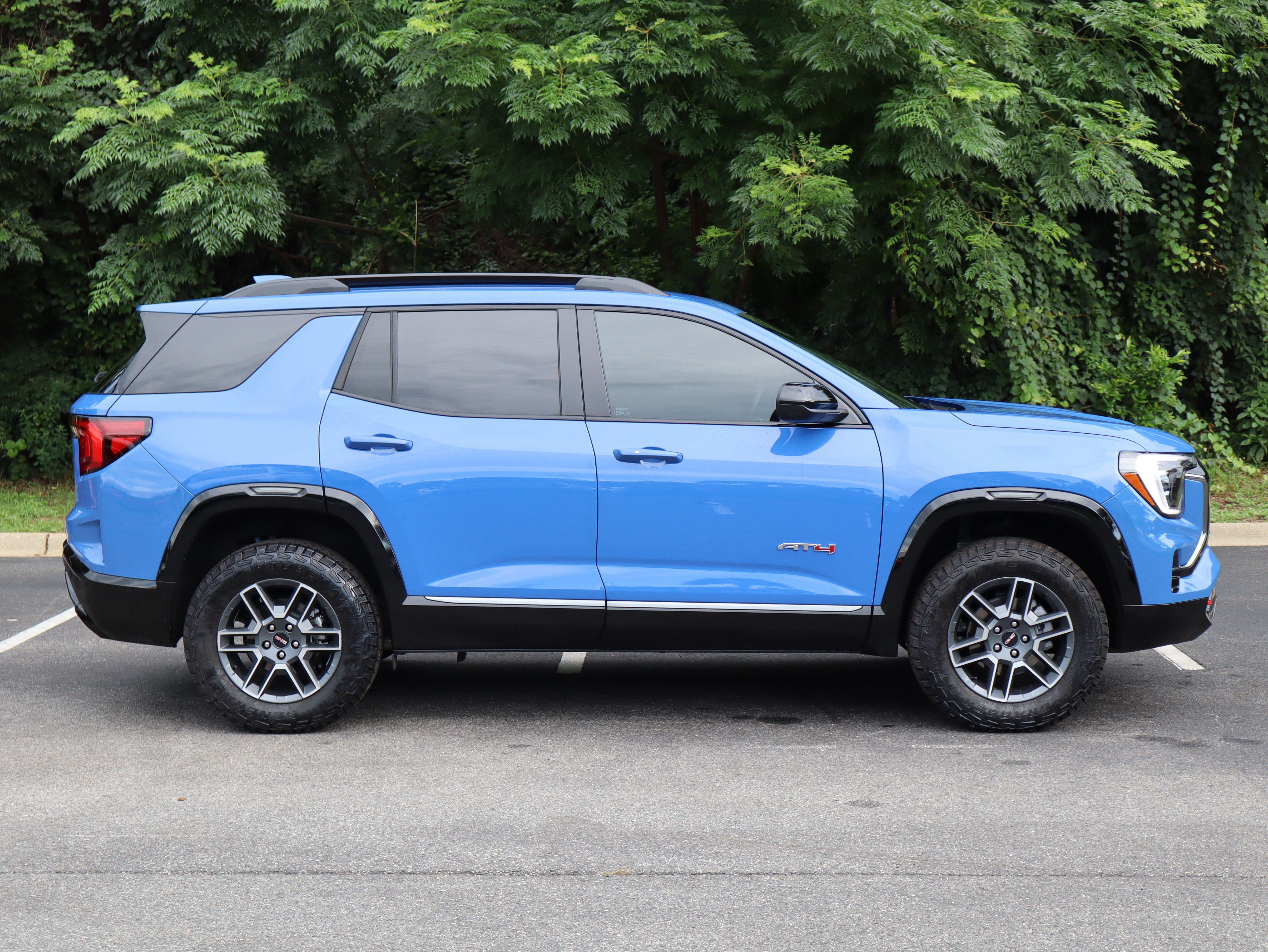 Used 2026 GMC Terrain AT4 w/ Convenience Package III AWD/4WD image 10