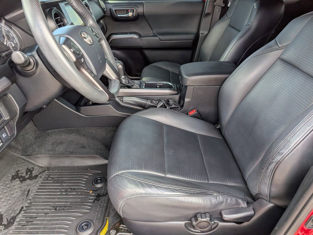 Used 2019 Toyota Tacoma TRD Off-Road image 12