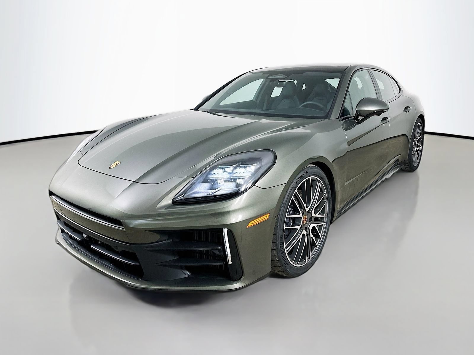 New 2026 Porsche Panamera 4 AWD/4WD image 1