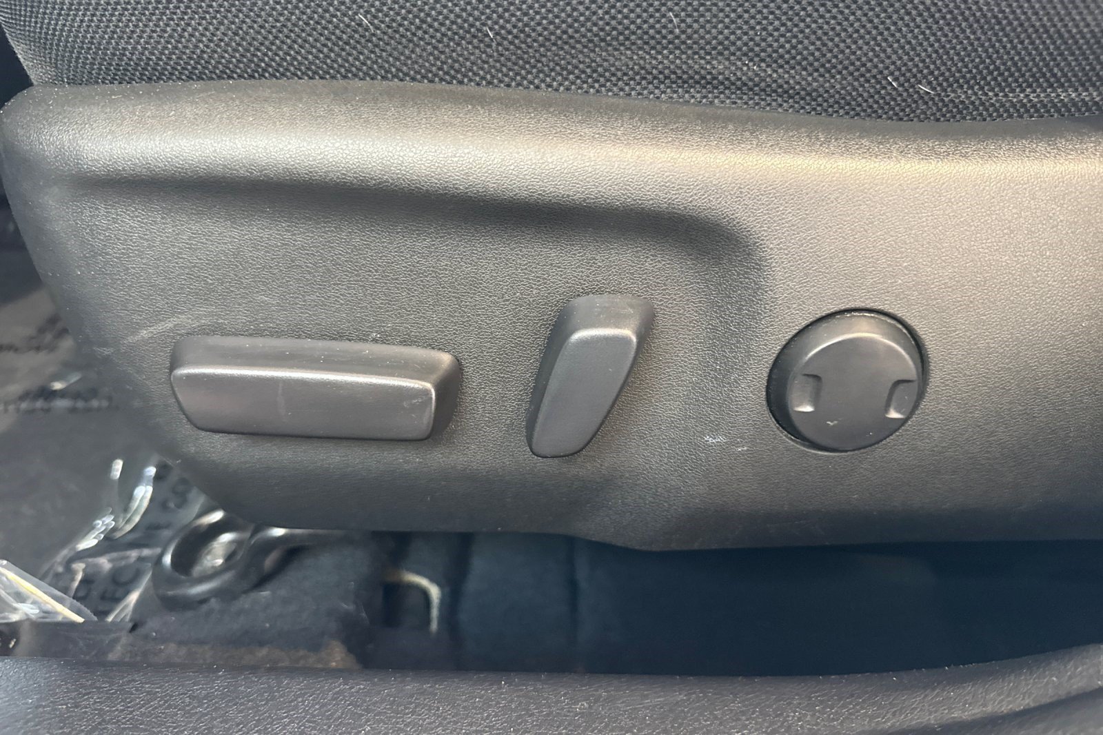 Used 2016 Toyota Camry LE FWD image 14