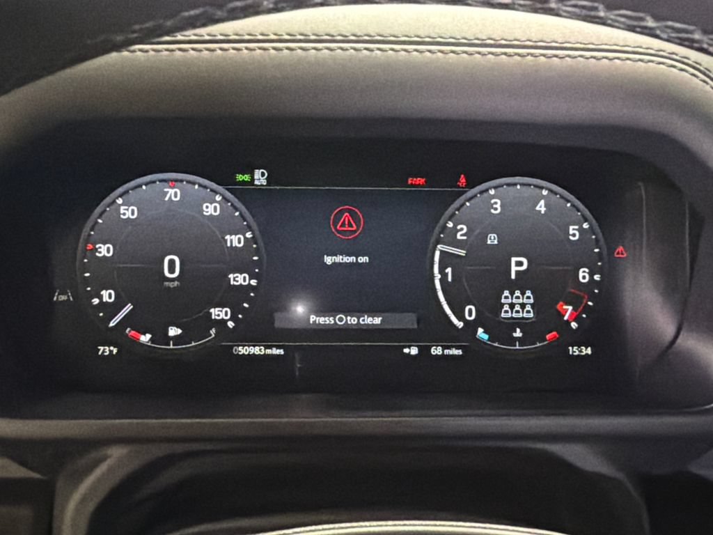 Used 2024 Land Rover Defender 130 X-Dynamic SE AWD/4WD image 33