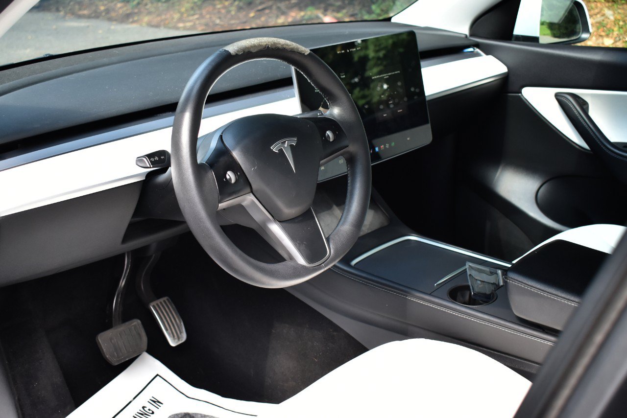 Used 2021 Tesla Model Y 2WD image 12
