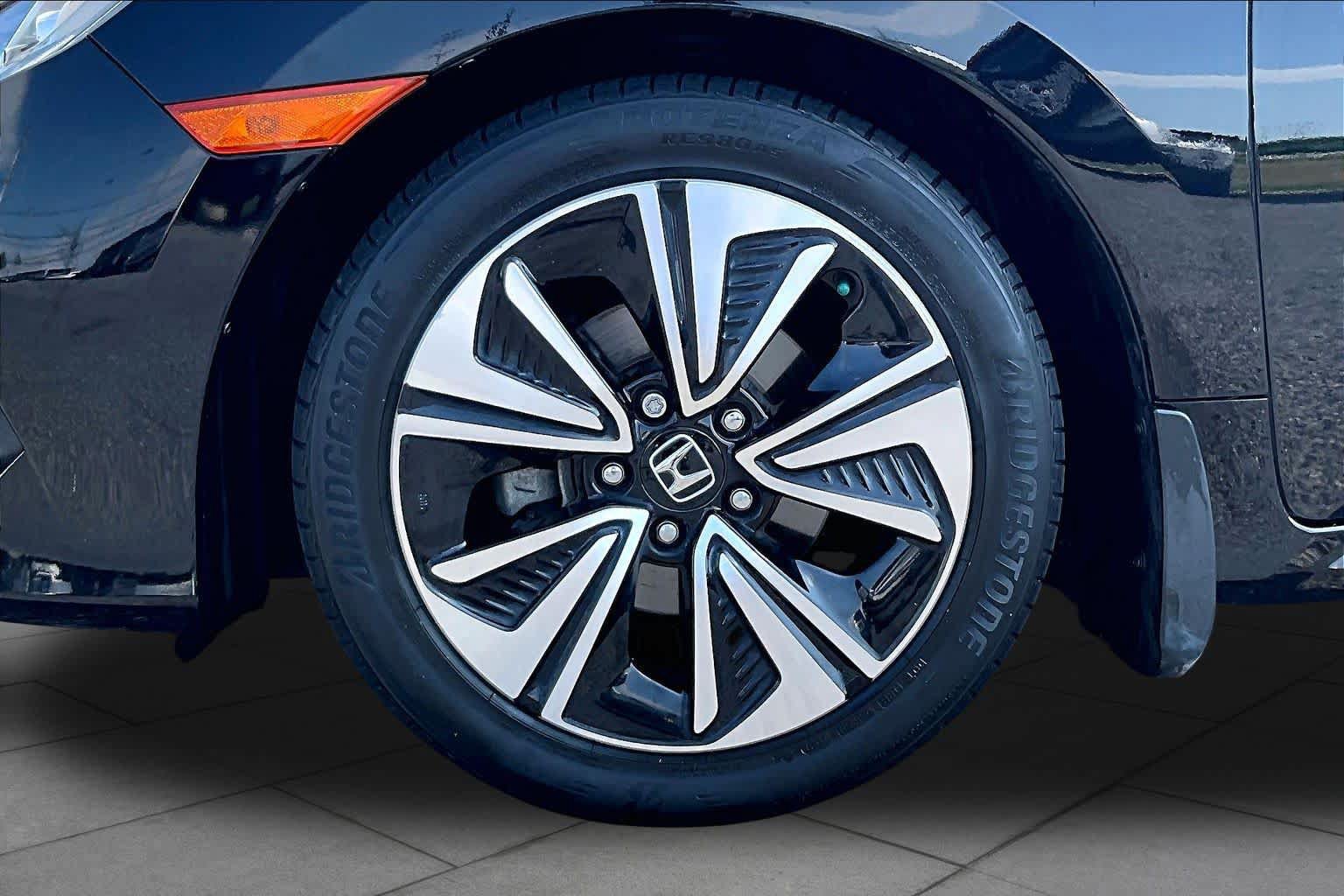 Used 2016 Honda Civic EX-L image 10
