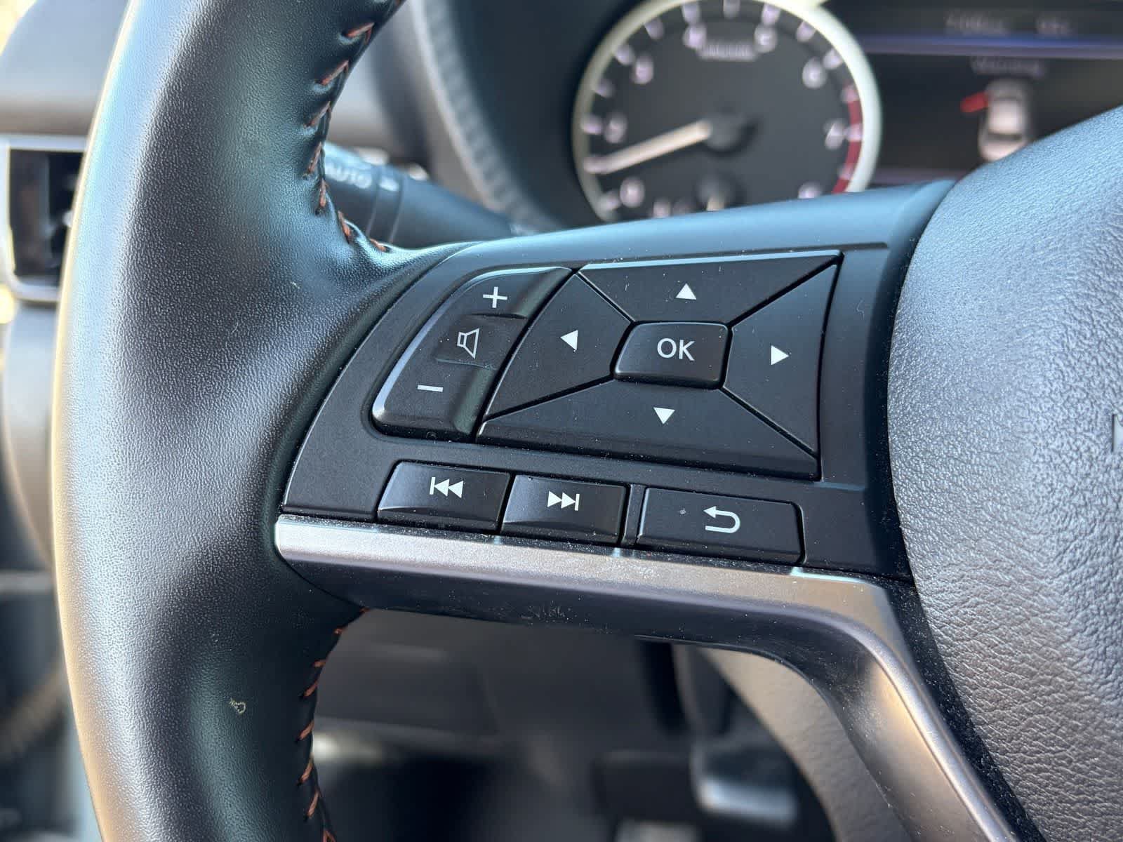 Used 2025 Nissan Sentra SR FWD image 11