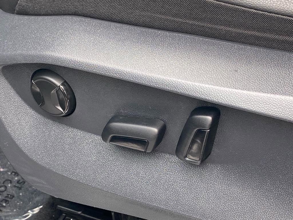 Certified 2022 Volkswagen Tiguan SE R-Line image 14