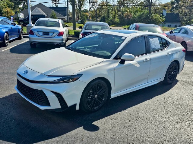 Used 2025 Toyota Camry SE w/ Multimedia Upgrade Package FWD image 4
